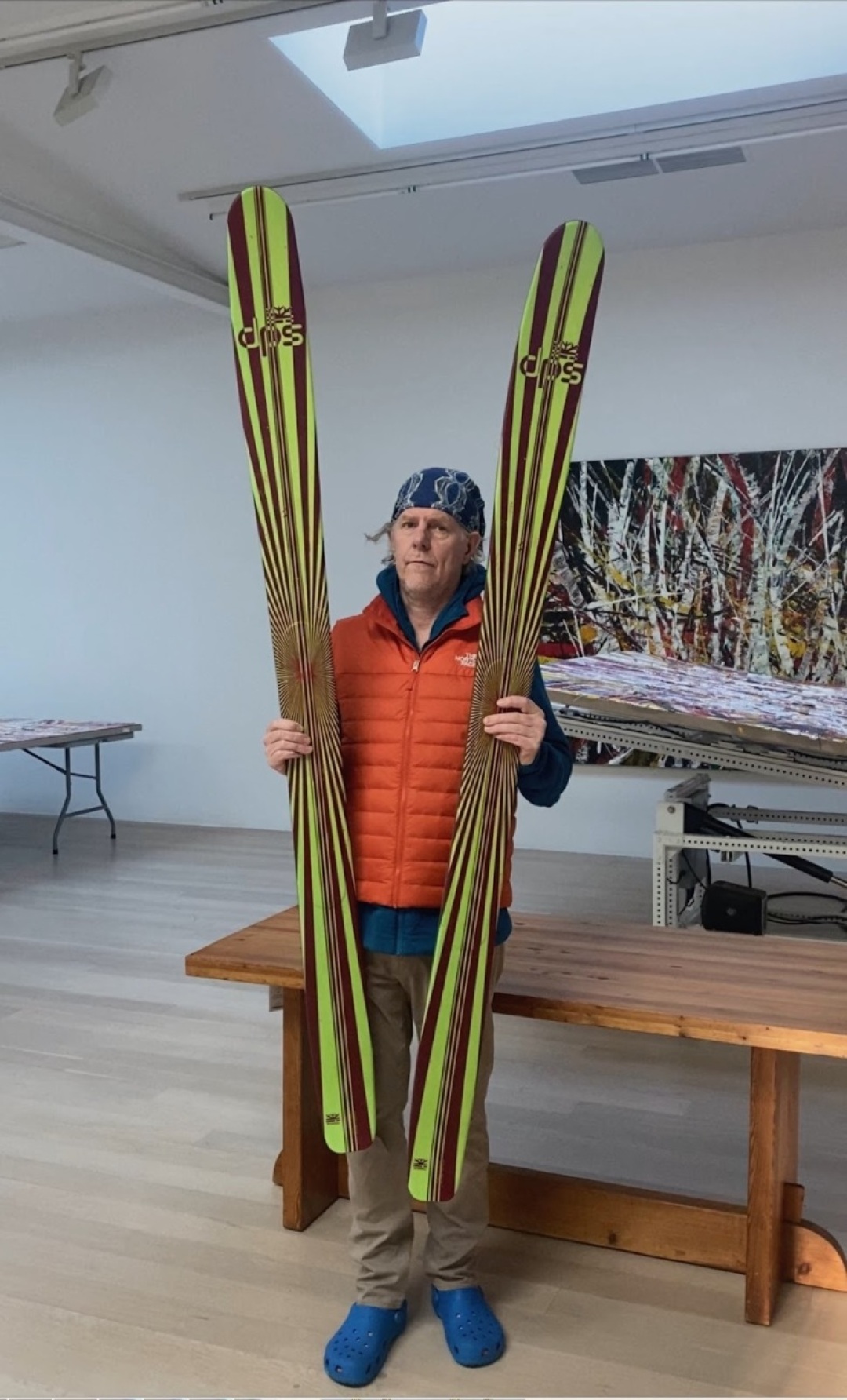 The exhibition will also feature a set of uniquely designed skis by Mark in collaboration with DPS. An avid skier himself, the design on the skis are reminiscent of works from his earlier Butterfly series.