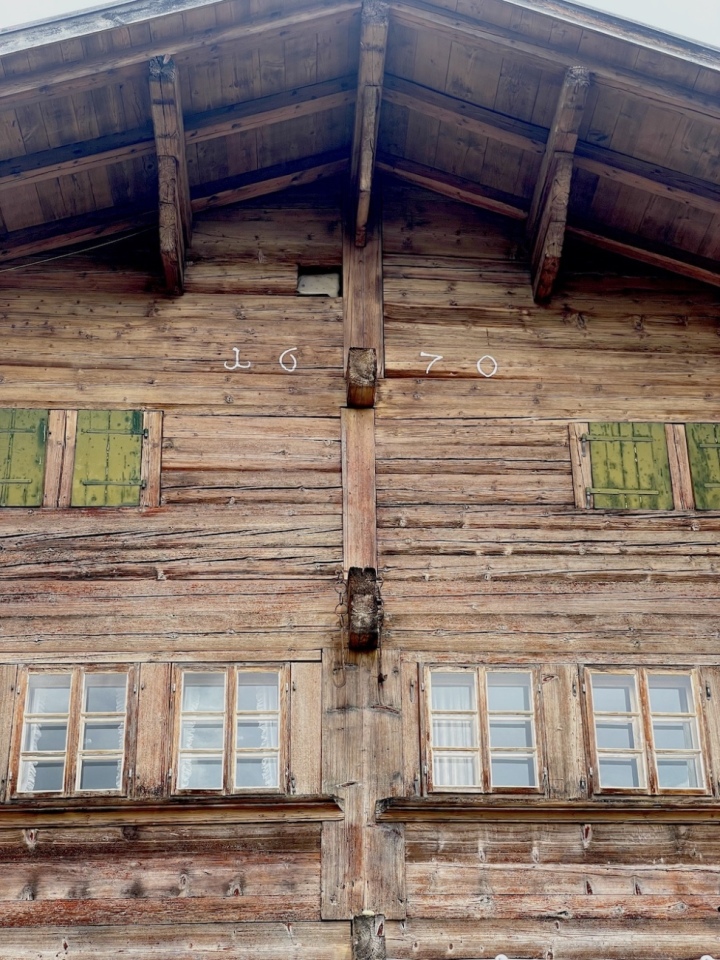 A wonderful example of a well preserved chalet from 1670, in Saanen.