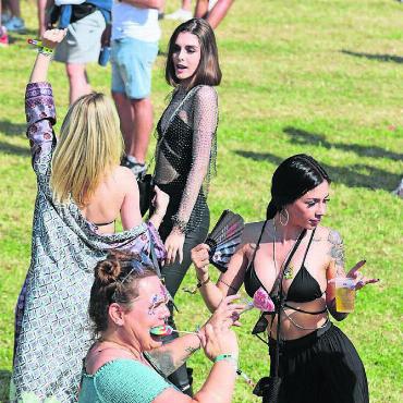 Friedlich, sauber und laut - Die Techno- und Elektro-Szene feierte ausgelassen eine grosse Party.