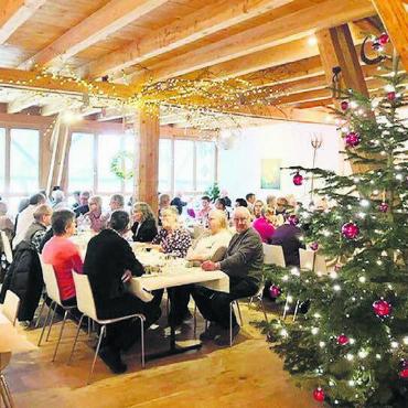 Zusammen genossen - Die Seniorinnen und Senioren genossen einen gemütlichen Nachmittag. Bild: zg