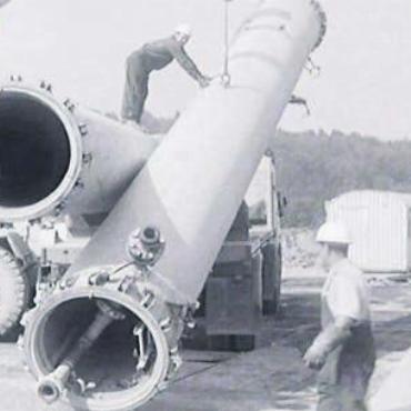 Optimismus in Gas aufgelöst - 1965 berichtete das SRF über die schweren Bohrgeräte und Dieselmotoren, die durch die Elwerath-Equipe installiert wurden.