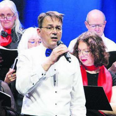 Höllischer Ritt in den Himmel - Solist Reto Barmettler begeisterte mit seiner Tenorstimme das Publikum.