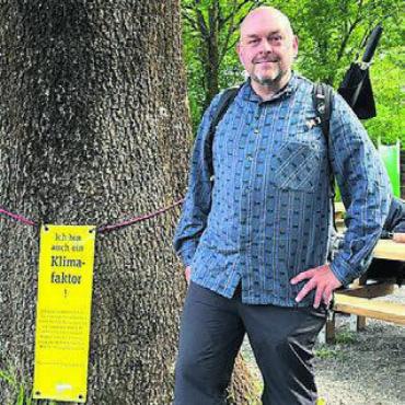 Eintauchen in die Welt der Bäume - Patrick Schmid kennt sich in der Welt der Bäume bestens aus.