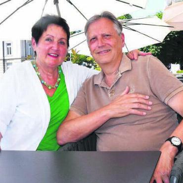 Wertvolles Duo in der Hauptrolle - Irene und Pitsch Bachmann sind mit viel Leidenschaft dabei: Die beiden sind die Open-Air-Macher in Wohlen. Bild: Daniel Marti