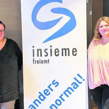 «Wir haben es verdient» - Der Vorstand (von links): Sonja Widmer-Weibel (Präsidentin), Theres Birchmeier Künzi (Kasse), Selina Thomet (Protokoll) und Silvia Meier (Freizeitclub). Es fehlt Christoph Littwin (Veranstaltungen). Bilder: Walter Minder