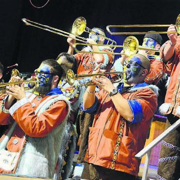Gemeinsam geht es besser - Die Nordfäger hatten die Ehre, den Abend musikalisch zu eröffnen. Bilder: Chregi Hansen
