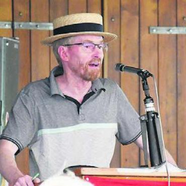 Klares Bekenntnis zum Sternensaal - Vizeammann Thomas Burkard führte souverän durch die «Gmeind».