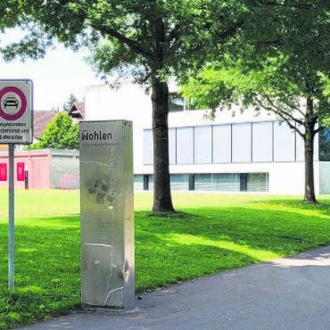 Vier neue Schulhäuser geplant - Im Gebiet des Schulzentrums Bünzmatt soll das erste von vier kleinen Schulhäusern (für erste und zweite Klasse sowie Kindergarten) entstehen. Der Standort sollte getrennt sein von den bisherigen Bauten, und auf der Wiese des Bünzmatt-Areals hat es noch ziemlich viel freie Grünfläche. Bild: Chregi Hansen