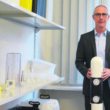 Entwicklung wird nicht stoppen - Iwan Tresch ist CEO der Fischer Söhne AG. Dass die Firma in Muri ganz viele der schweizweit aufgestellten Strassenpfosten herstellt, das wissen nicht viele. Überhaupt, die Produkte-Palette ist gross und diese will die Firma am Wochenende zeigen. Bild: Annemarie Keusch