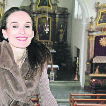 Besinnlichkeit mal anders - Den ersten «Musical Sunday» gestaltet die reformierte Pfarrerin Cindy Studer in der Pfarrkirche Jonen. Bild: Roger Wetli