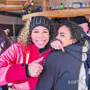 Das Umfeld schiebt auch an - Melanie Hasler (links) mit ihrer ältesten Schwester Alejandra in St. Moritz.