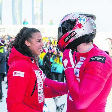 Freude für andere - Freude über das Resultat ihres Freundes Michael Vogt, der WM-Bronze gewinnt.