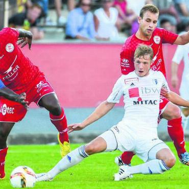Der Bubentraum ist fertig - Für den FC Wohlen machte er 83 Spiele und erzielte 12 Tore. Hier 2015 gegen den FC Winterthur. Bilder: Freshfocus (4), zg (1)