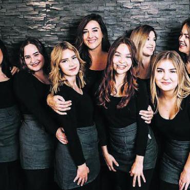 Feier zum 15-jährigen Bestehen - MINT cosmetic legt viel Wert auf den guten Teamspirit.