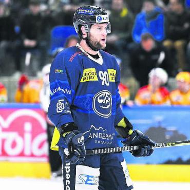 Spengler-Cup als Motivation - Jannik Fischer spielt seine fünfte Saison beim HC Ambri-Piotta. Nach 2019 darf der Boswiler mit den Tessinern wieder am Spengler-Cup teilnehmen. Bild: Freshfocus