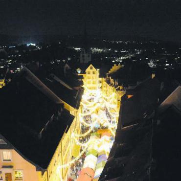 Momente für die Ewigkeit - 2. Dezember: Blick vom Spittelturm auf den Christchindli-Märt in Bremgarten.