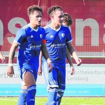 Talente-Trio zu Ligarivale - U23-Captain Matija Randjelovic (links) und Topskorer Alessio Milazzo (rechts) gehen zum FC Lenzburg. Bild: jl