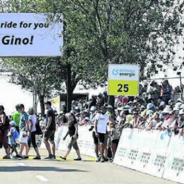Plötzlich ist es still - «Wir fahren für dich, Gino.» Die Tour de Suisse erlebt einen der schwärzesten Tage ihres 90-jährigen Bestehens.