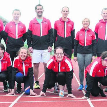 Der Traum von Gold - Noch bleiben zehn Tage, um sich in Form zu bringen, dann rückt das Schweizer Team in Zürich ein. Vorne von links: Matthias Keller, Anja Van Helden, Fabienne Wälti und Anita Scherrer. Hinten von links: Jürg Meier (Coach), Sascha Meier, Patrick Schweiger, Patrick Nöthiger, Marlis Meier (Coach), Adrian Thomann und Irène Heinrich (Coach). Bild: zg