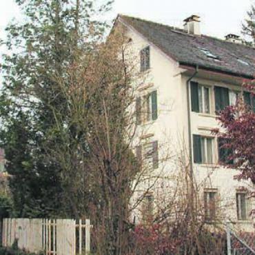 Ein weiterer Anlauf - Hier sollen zwei Mehrfamilienhäuser mit Grünfläche entstehen. Bild: mo