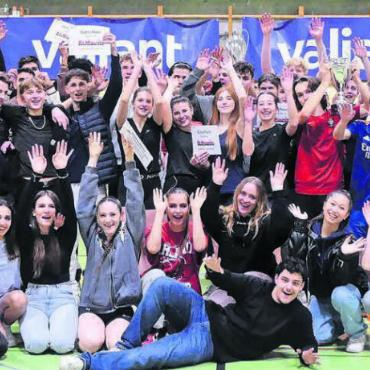 Prestigeträchtiges Turnier - Alle Preisträger der Kantonsschule Wohlen und des BBZ Freiamt Lenzburg. Bild: zg