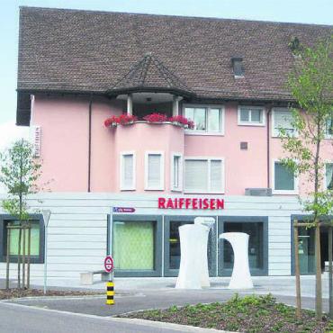 Hohe Qualität im Kerngeschäft - Allen momentanen Krisen zum Trotz legt die Villmerger Raiffeisenbank einen sehr guten Jahresabschluss vor. Bild: zg