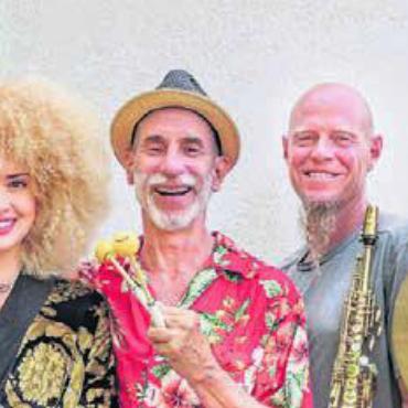 Jazz ist Freiheit - Mit packender Energie, frischem Spielwitz und Leidenschaft überzeugt das Erich Fischer Quartett mit Gastsängerin Kateryna «Katya Che» Chemezova. Bild: zg