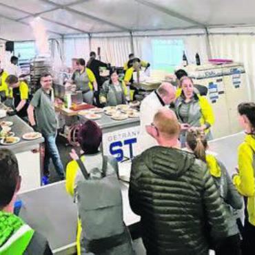 Die riesige Turnshow - Das Team in der Festbeiz war im Dauerstress – und gab sein Bestes.