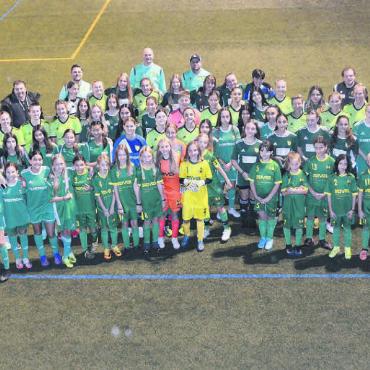 Explosion statt Auflösung - 106 Spielerinnen, verteilt auf fünf Teams. Beim FC Mutschellen erfreuen sich die Frauenteams grosser Beliebtheit. Bild: Sabrina Salm