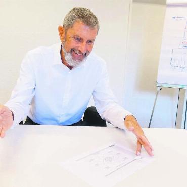 Der Vater des Medizinertests - In dem von Günter Trost entwickelten Medizinertest soll nicht der Bildungsstand, sondern das Potenzial eines jungen Menschen ermittelt werden. Bilder: Susanne Schild