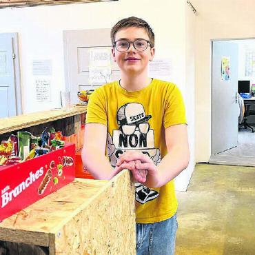 Der Start macht Lust auf mehr - Benjamin Frei engagiert sich seit der Eröffnung im Treffpunkt. Natürlich packten er und andere Jugendliche auch am Tag der offenen Tür aktiv mit an.