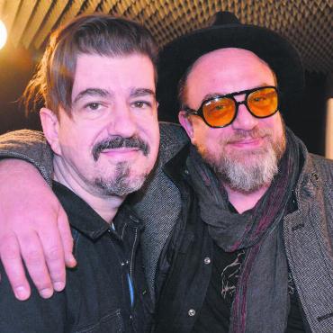 Zeugnis einer fruchtbaren Zeit - Edis Mano aus Künten (links) und Chris Ellis aus Bremgarten haben die Ellis Mano Band 2018 gegündet. Sie sind äusserst glücklich mit ihrem dritten Album. Bild: Roger Wetli