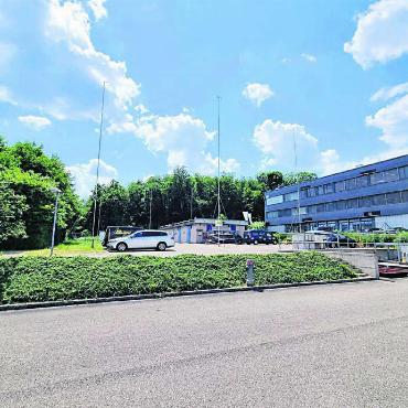 Altholz aus der Region verwenden - Für die Heizzentrale, die neben der Cellpack geplant ist, wurde die Baubewilligung erteilt. Derzeit liegt noch das Gesuch für das Fernwärmenetz auf. Bild: zg