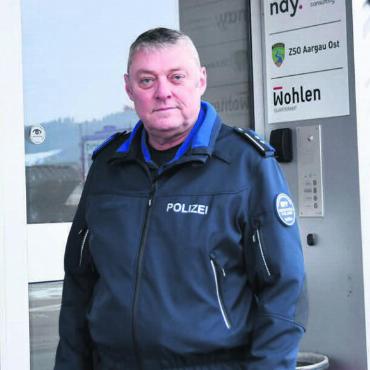 Neuer Standort ist grosses Plus - Vorfreude auf eine hervorragende Infrastruktur, die viel Hoffnung bringt: Marco Veil, Chef der Regionalpolizei Wohlen, kann mit seiner Mannschaft im April die Arbeit im neuen Posten an der Wilstrasse aufnehmen. Bild: Daniel Marti