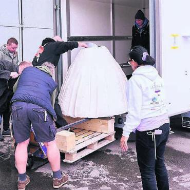 Eintrag ins Guinnessbuch - Der Transport vom Laden in Thun an die Messe in Bern stellte vor Herausforderungen.