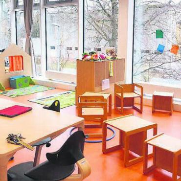 Ein neues Klassenzimmer - Das neu eingerichtete Schulzimmer. Bild: gk