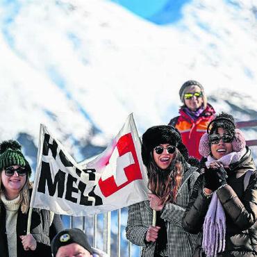 Das Umfeld schiebt auch an - Melanie Hasler erhielt am letzten Wochenende viel Support auch von ihren Freundinnen. Von links: Stefania, Shania und Jacqueline. Bilder: zg