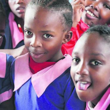 Projekt Synesius finanziert Schule - Selbst wenn sie zur Schule gehen, ist für die Kinder der Slums zumeist nach der Primarschule Schluss. Weil es keine Anschlusslösungen gibt.