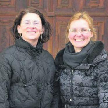 Kreative Köpfe des Monats - Brigitte Brun Singer (links) und Kirsty Räber. Bild: Archiv/cbl