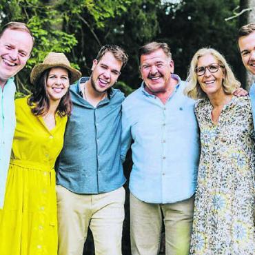 Wieder eine grossartige Band - «Oesch’s die Dritten» sind die aktuell beliebteste Volksmusikband des Landes. Ende Januar kommt die Familienband nach Boswil. Bild: zg