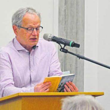 Das zweite Gewissen des Vereins - Jörg Meier las «lapidare Geschichten aus dem Alltag». Bilder: Annemarie Keusch