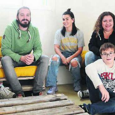 Erfolgreich gestartet - Das Team der Fachstelle und die Jugendlichen fühlen sich in den Räumen wohl. Bild: Archiv