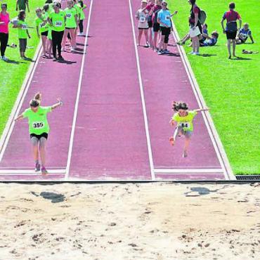 Nach Spassfaktor sind alle Sieger - Verantwortlich für die Planung und Vergabe des Jugitages ist der regionale Sportverband «Polysport Nordwestschweiz» (PNWS). Organisiert und durchgeführt wurde der diesjährige Jugitag vom Turn- und Sportverein (TSV) Berikon.