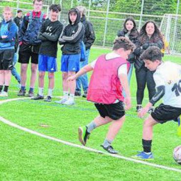 Festtag für den Fussball - Perfekt ausgetanzt: Auf dem Platz gab es etliche Talente zu bewundern.