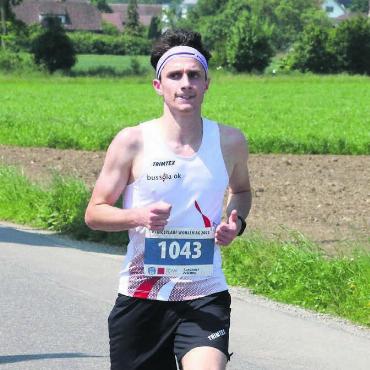 Der Hitze getrotzt - Der Bremgarter Orientierungsläufer Ricardo Schaniel gewann auf der Kurzstrecke über 3,9 km.