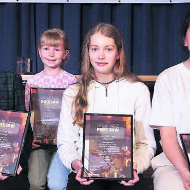Der Sieger überzeugte gleich doppelt - Die Urkunden-Preisträger 1. Rang (v. l.): Damian Spillmann, Louise Lück, Jael Bircher, Vera Yerim Rottenschweiler. Bilder: pd