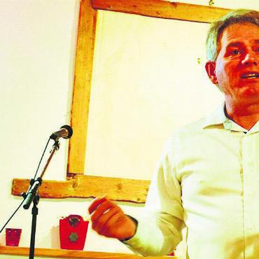 Aufgeben ist keine Option - VSLR-Neu-Präsident Stephan Bärtschi schaut die Zahlen des Bundes genau an. Bild: rwi