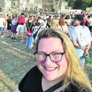 Tanzend in die Vergangenheit - Larissa Weidmann geniesst die Stimmung, bevor es wieder nach Bern geht.