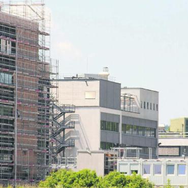Investitionen von 700 Millionen - Der Hauptsitz und Produktionsstandort der Dottikon-ES-Gruppe: Hier wird dank neuen Anlagen für Forschung und Entwicklung sowie Produktion weiterhin ein starkes Wachstum erwartet. Bild: pd
