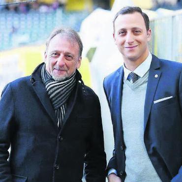Wyler liegt in Führung - Mittlerweile sind Vater Dani Wyler – der lange beim Schweizer Fernsehen war – und Sohn Gianni beide bei «blue Sport».